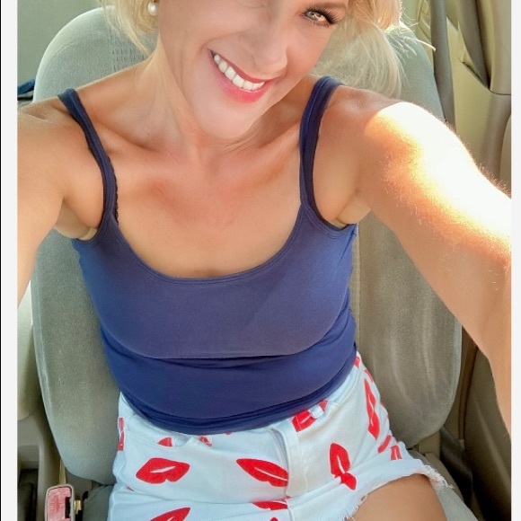 Meet your Posher, Adrianna - Picture 10 of 11